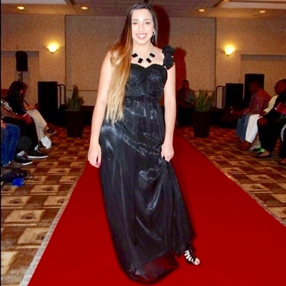 👑Black Chiffon Evening Gown -Small (Clearance) - Picture 3 of 6